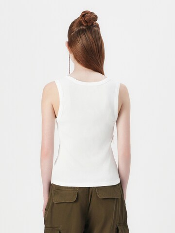 Haut GAP en blanc : derrière