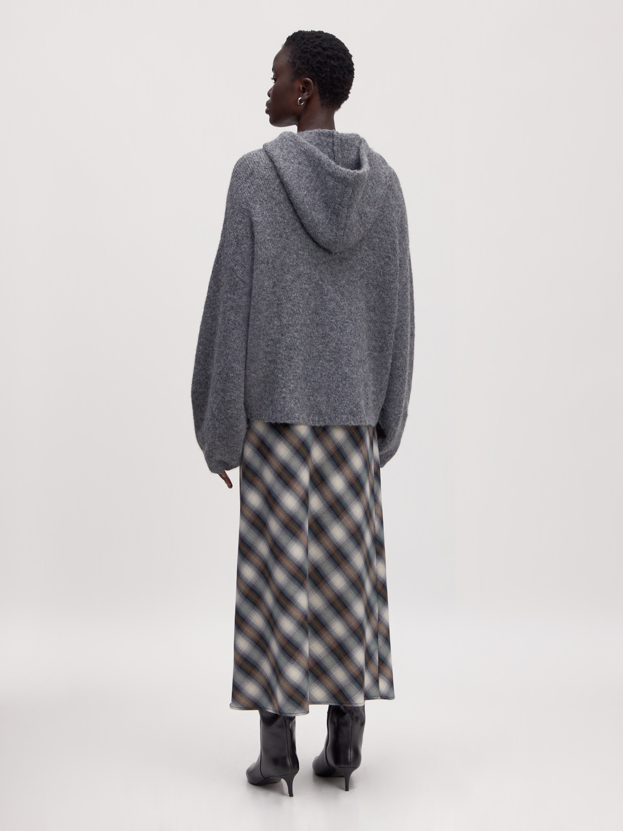 EDITED Produkter Oversized cardigan 'Isela' mørkegrå