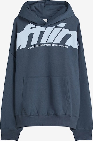 Sweat-shirt Bershka en bleu : devant