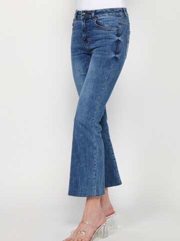 KOROSHI Rozkloszowany krój Jeansy w kolorze niebieski