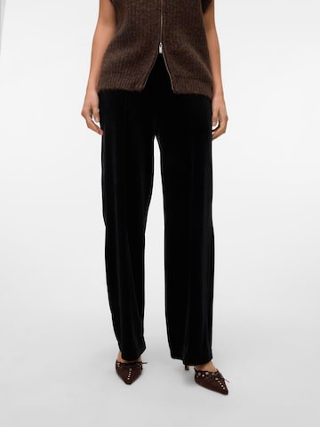 VERO MODA - regular Pantalón plisado en negro