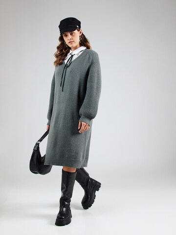 Vero Moda Curve Sukienka z dzianiny 'VMCENYA' w kolorze zielony