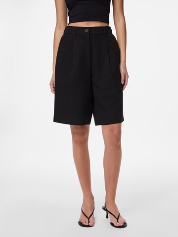 Regular Pantalon à pince 'PCKamil' PIECES en noir : devant
