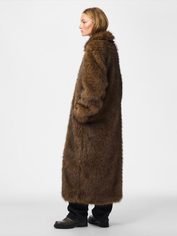 Manteau d’hiver 'PCJILLA' PIECES en marron