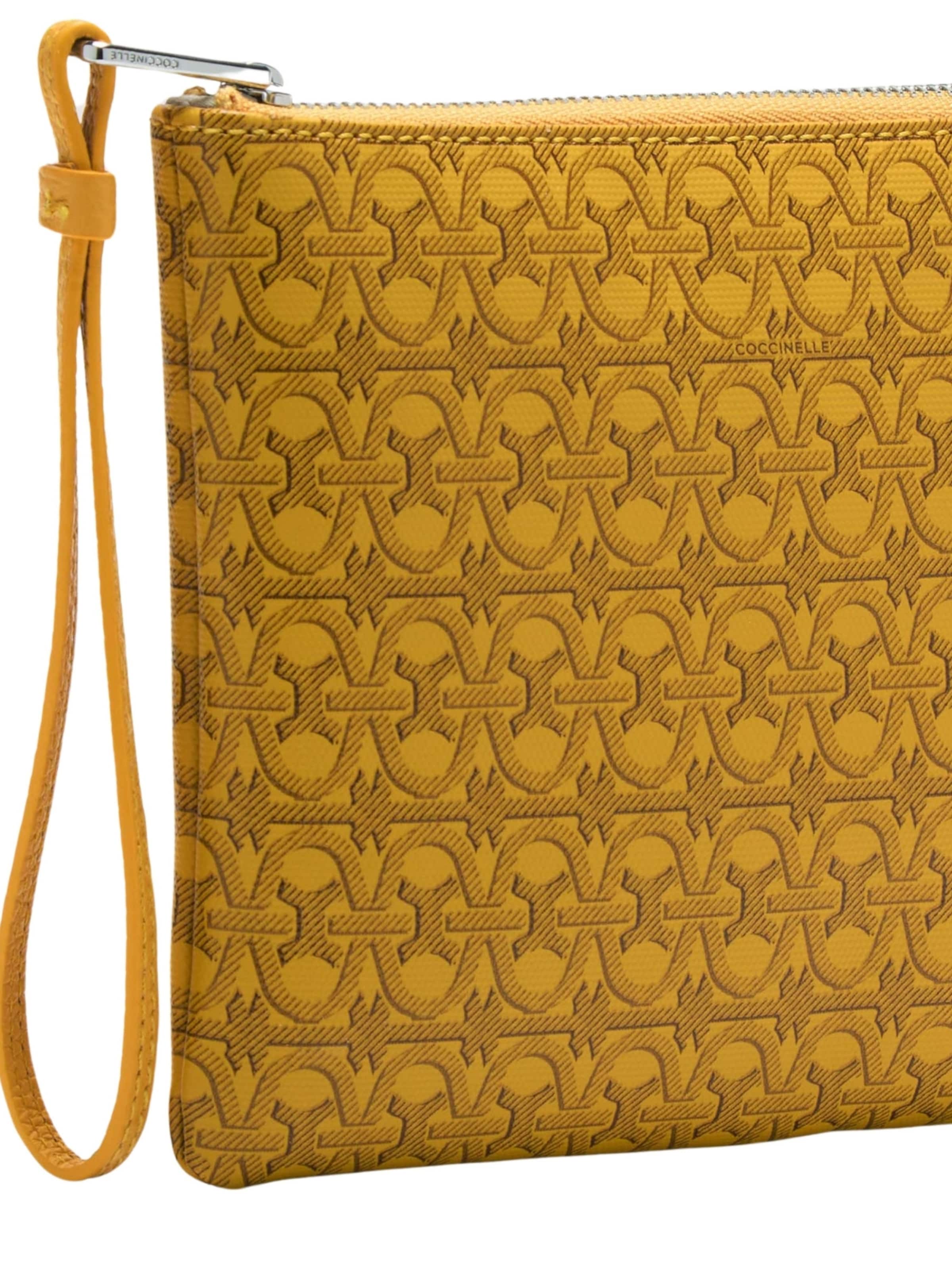Pochette 'COCCINELLE ALIAS' di Coccinelle in giallo