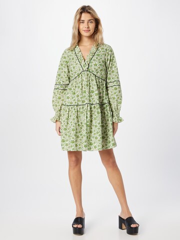 Robe Warehouse en vert : devant