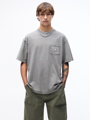 Pull&Bear T-shirt i grå: framsida