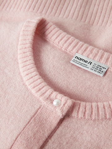 Cardigan NAME IT en rose