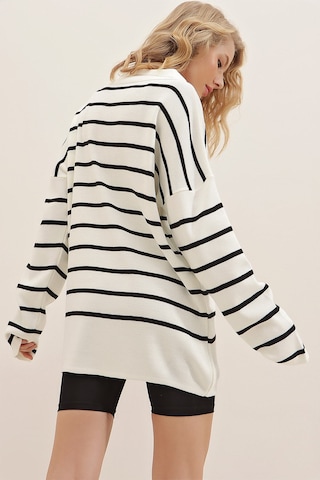 Trend Alaçatı Stili Sweter w kolorze biały