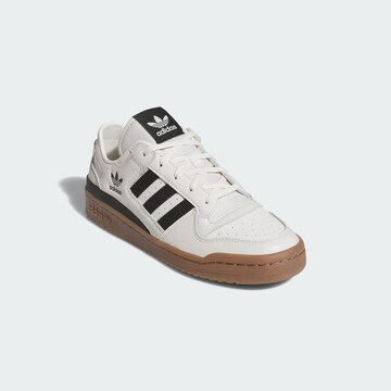 Baskets basses 'Forum' ADIDAS ORIGINALS en blanc