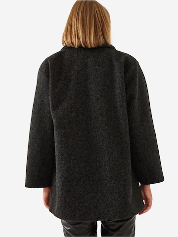 Cappotto di mezza stagione di Bianco Lucci in nero