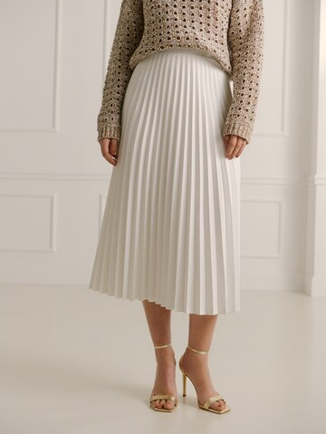 Gonna 'Daliah' di Guido Maria Kretschmer Women in bianco: frontale