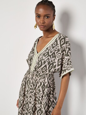 Robe ' ' Apricot en vert