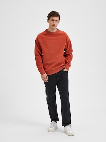 SELECTED HOMME - Sweatshirt 'Karl' em vermelho