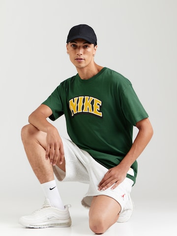 Nike Sportswear T-Shirt 'BBALL DUNK' in Grün: Vorderseite