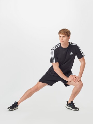 ADIDAS SPORTSWEAR Λειτουργικό μπλουζάκι 'Essentials 3-Stripes' σε μαύρο