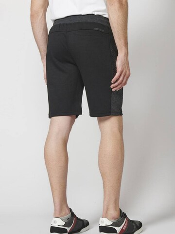 KOROSHI Regular Trousers in Black
