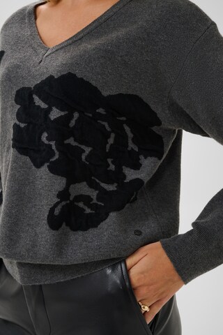 Cream Pullover i grå