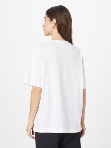 T-shirt Calvin Klein en blanc