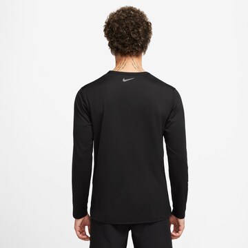 NIKE Funktionsshirt 'Miler' in Schwarz