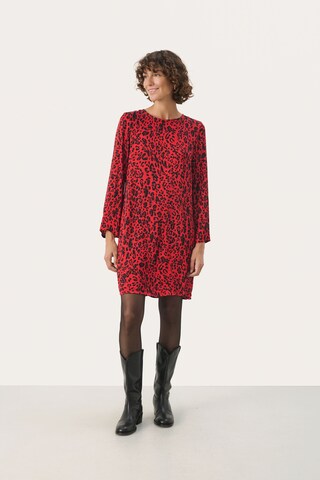 Part Two - Vestido em vermelho