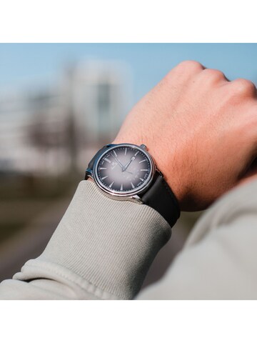 Montre à affichage analogique Jean Marcel en argent