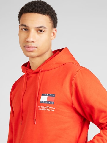 Tommy Jeans Sweatshirt 'ESSENTIAL' in Rot