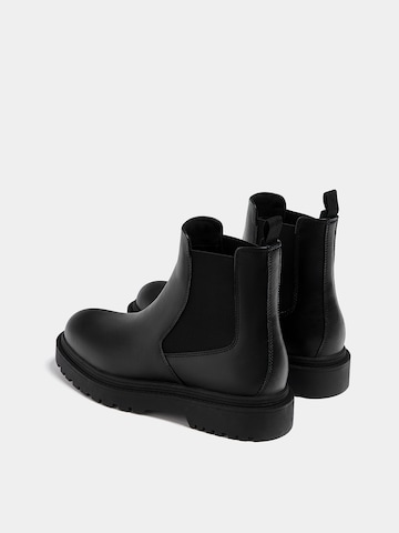 Pull&Bear Chelsea boots in Black