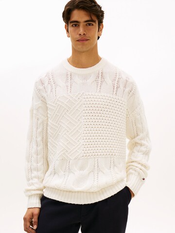 TOMMY HILFIGER Sweater in Beige: front
