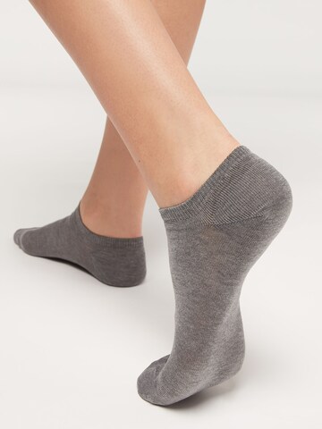 CALZEDONIA Ankle Socks in Grey: front