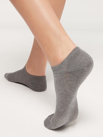 CALZEDONIA Ankle Socks in Grey: front