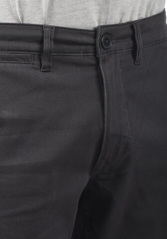 Effilé Pantalon chino 'Pelini' BLEND en gris