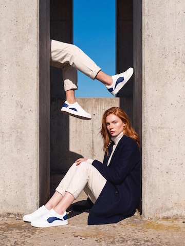 nae Vegan Shoes Tenisky 'DOKA' – modrá