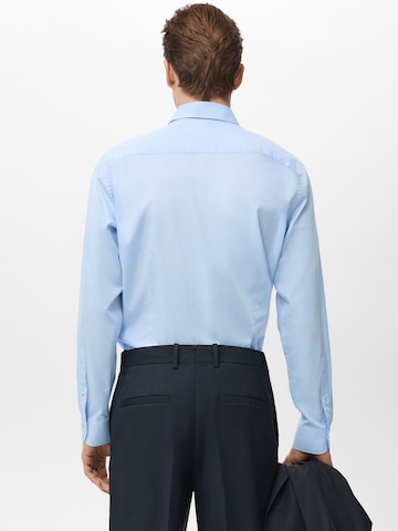 MANGO MAN Regular Fit Forretningsskjorte 'ZEUS' i blå