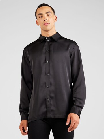 Han Kjøbenhavn - Regular Fit Camisa em preto: frente