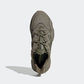 Chaussure de course 'Ozweego' ADIDAS ORIGINALS en vert