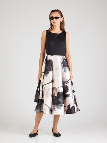 SWING Koktejlové šaty – černá