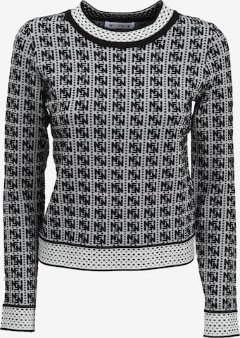 balta Influencer Megztinis: priekis