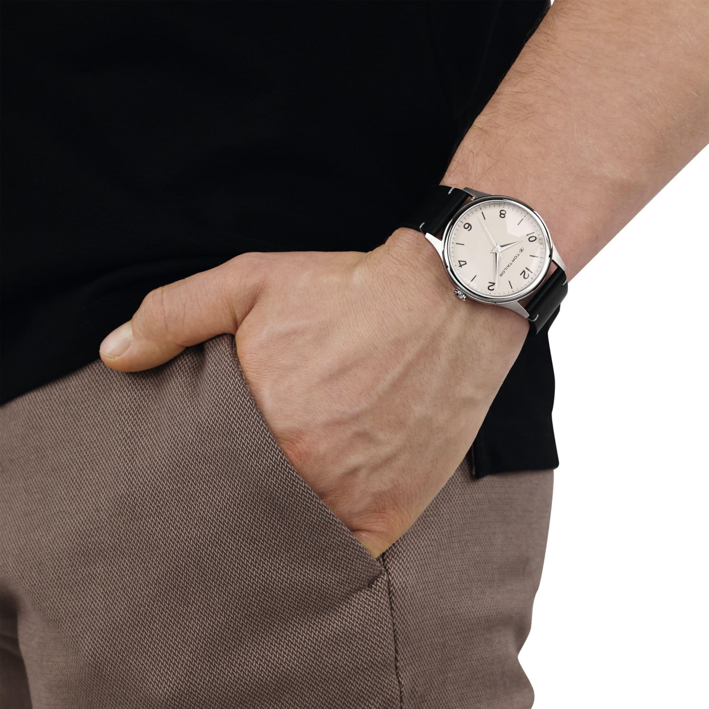 TOM TAILOR Analog Watch in Black