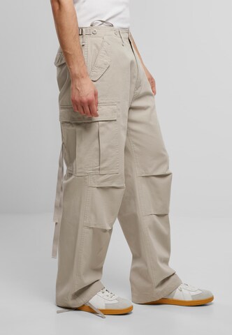 Brandit Loosefit Cargohose in Weiß