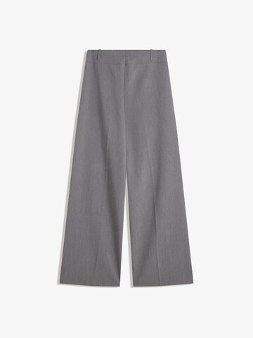 Wide leg Pantaloni cu dungă de la Bershka pe gri