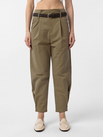 Antioch Tapered Pleat-front trousers 'Giada' in Green: front