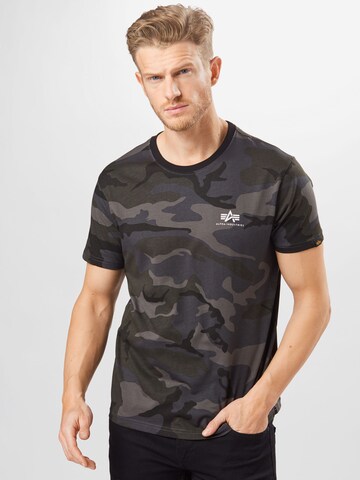 Coupe regular T-Shirt ALPHA INDUSTRIES en gris : devant