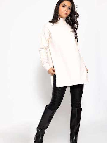 SASSYCLASSY Sweater in White