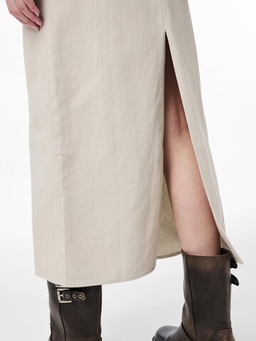 Jupe 'PCMille' PIECES en blanc