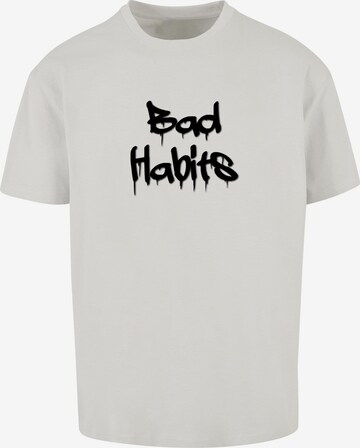 Merchcode Shirt 'Bad Habits' in Grijs: voorkant