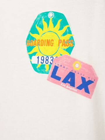 Tricou de la Pull&Bear pe alb