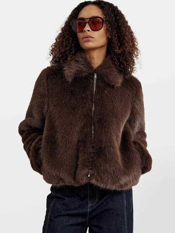 Noella Välikausitakki ' Kallysta ' värissä ruskea: etupuoli