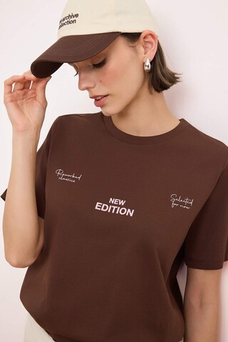 Trendyol - Camiseta en marrón