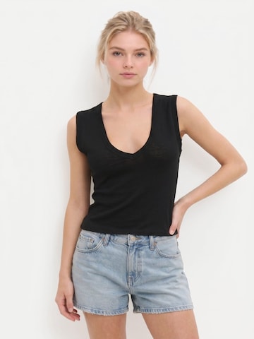 Alexa Dash Blouse in Zwart: voorkant